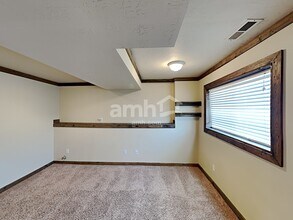 4151 W 5400 S in Roy, UT - Foto de edificio - Building Photo