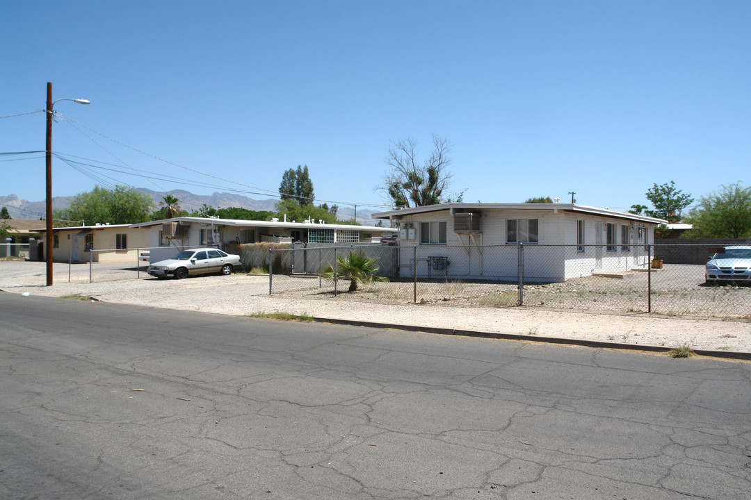 2702-2708 N Geronimo Ave in Tucson, AZ - Building Photo