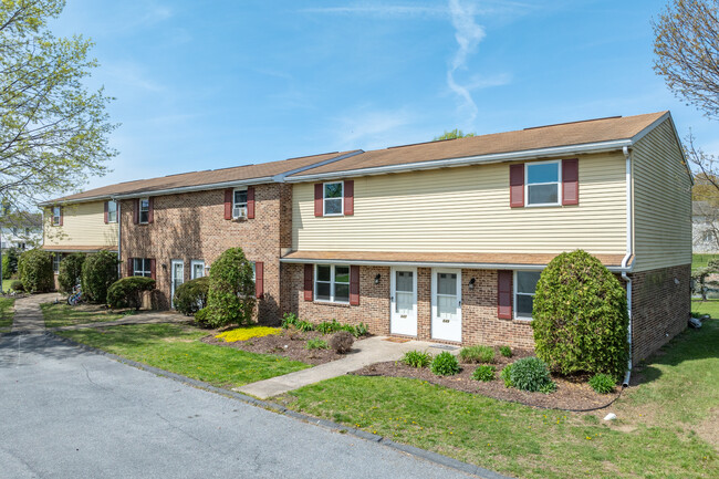 Gatesway Townhouses in Enola, PA - Building Photo - Primary Photo