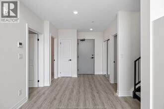 7337 Meo Blvd in Lasalle, ON - Building Photo - Building Photo