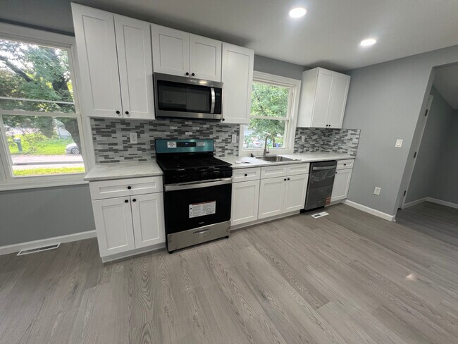 680 E Main St in Evesham, NJ - Building Photo - Building Photo