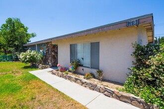 863 N Vineyard Ave in Ontario, CA - Building Photo - Building Photo