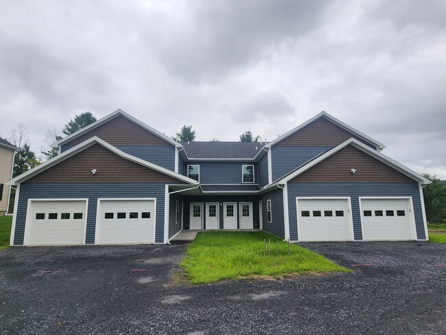 50 Nicholas Ln, Unit 40 Nicholas Lane in Barre, VT - Foto de edificio - Building Photo