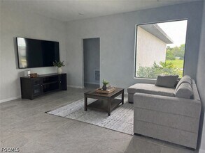 5014 SW 16th Pl in Cape Coral, FL - Building Photo - Building Photo