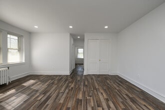 Hoffman Place Apartments in Philadelphia, PA - Building Photo - Interior Photo