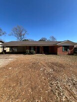 9075 Avalon Dr in Shreveport, LA - Building Photo