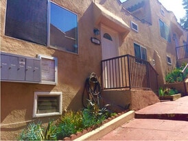 2212 Berkeley Ave in Los Angeles, CA - Building Photo