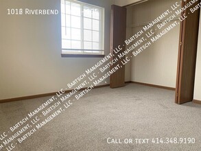 1016 Riverbend Dr in Hartford, WI - Building Photo - Building Photo