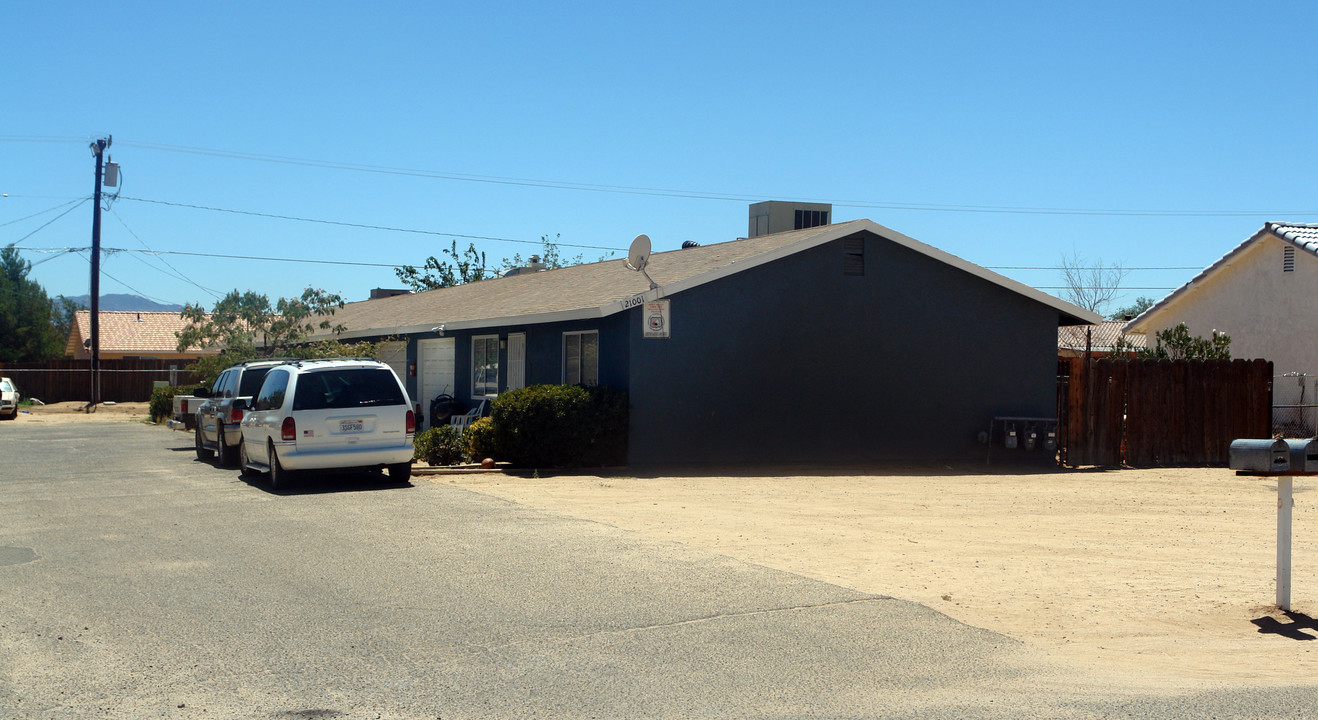 21001 Nisqually Rd in Apple Valley, CA - Building Photo