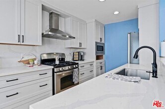 4555 Alla Rd in Marina Del Rey, CA - Building Photo - Building Photo
