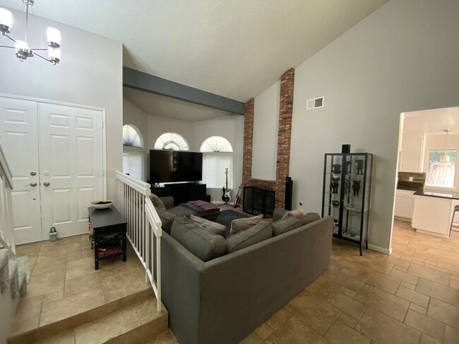 539 Spruce Ct in Palmdale, CA - Building Photo - Building Photo