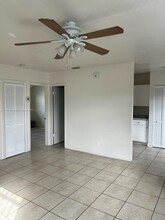 2910 NW 92nd St in Miami, FL - Building Photo - Building Photo