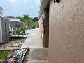 6580 Gentle Oaks Dr N in Jacksonville, FL - Building Photo - Building Photo