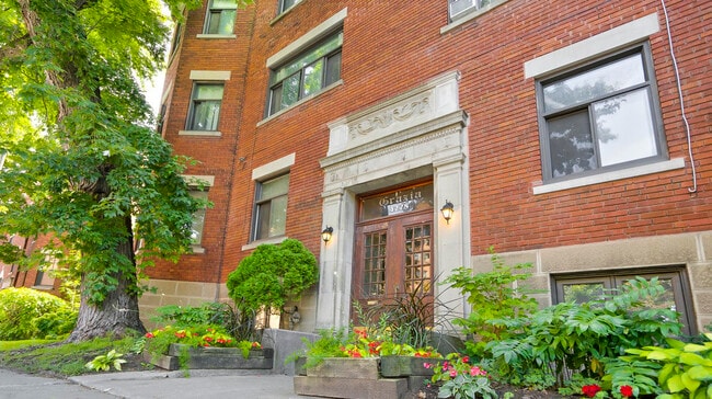 property at 4278 Sherbrooke Rue O