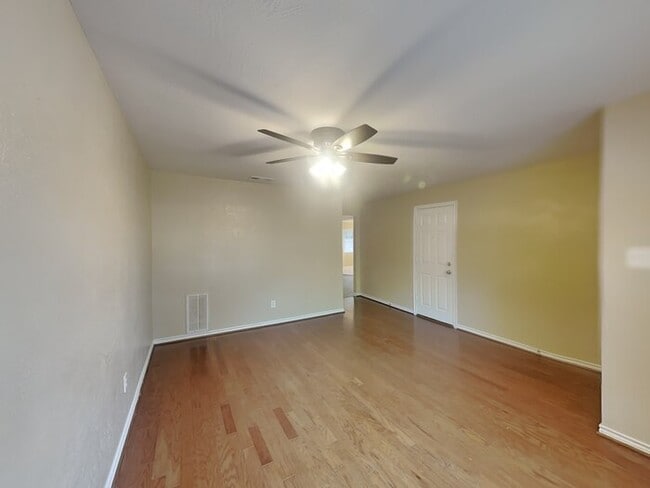 17435 Bonnie Sean Dr in Spring, TX - Foto de edificio - Building Photo