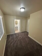 327 E 106th St in Los Angeles, CA - Building Photo - Building Photo