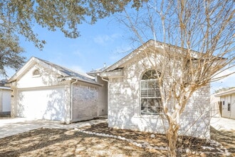 8423 Whitebrush in Converse, TX - Building Photo - Building Photo