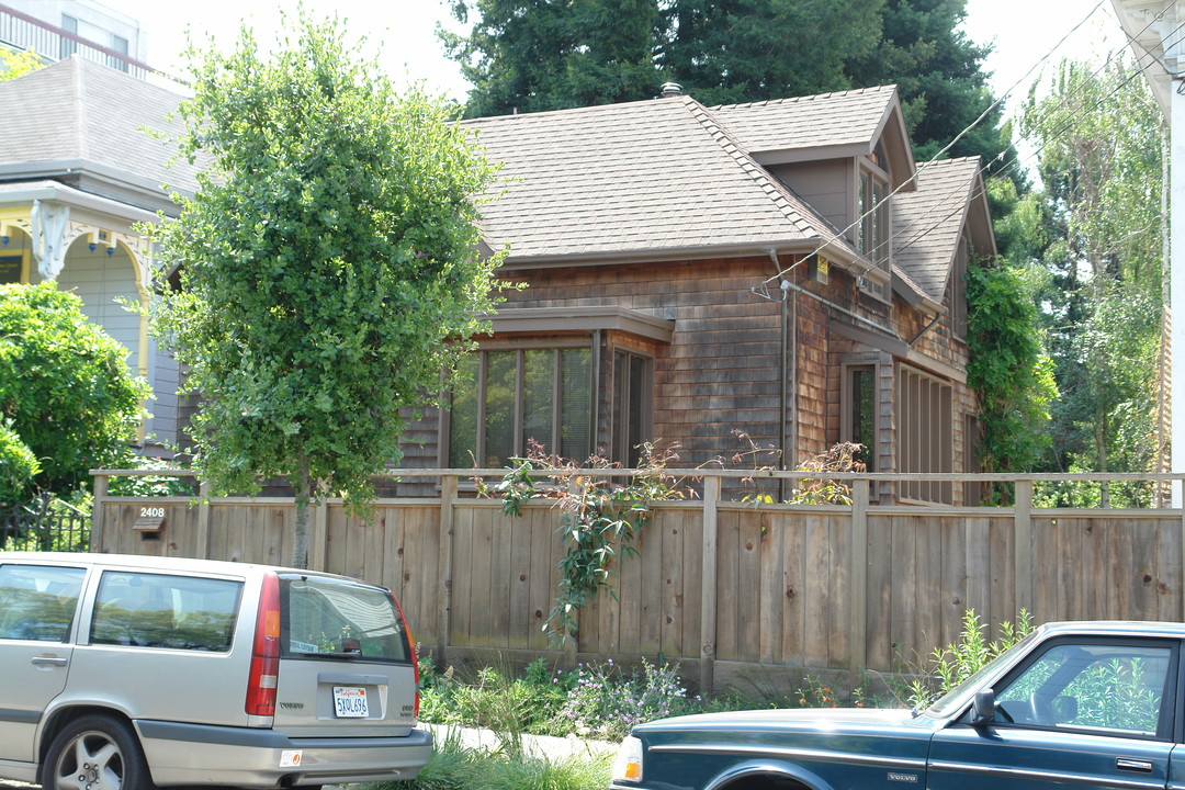 2408 Parker St in Berkeley, CA - Foto de edificio