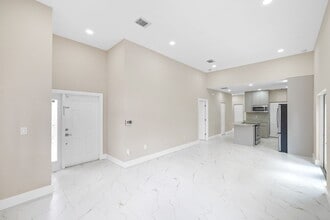 2523 NE 41st Ave in Homestead, FL - Building Photo - Building Photo