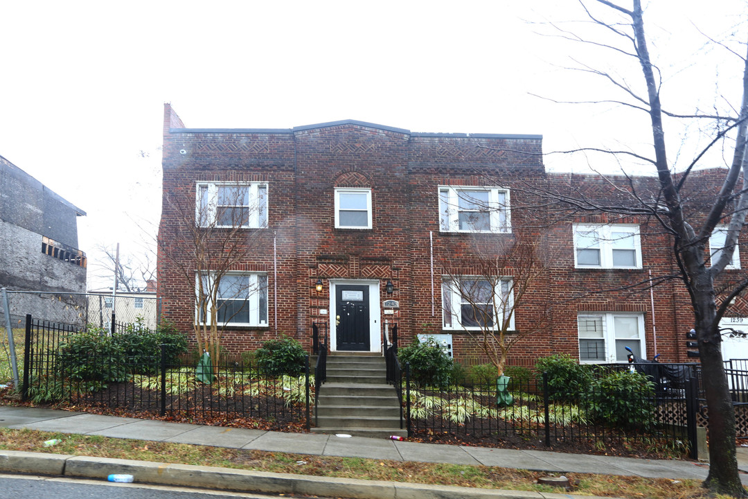 1243 Holbrook Ter NE in Washington, DC - Building Photo