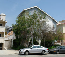 8806 Etiwanda Ave in Northridge, CA - Building Photo - Building Photo