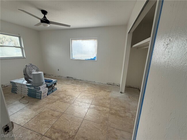 5460 Bayshore Rd in North Fort Myers, FL - Building Photo - Building Photo