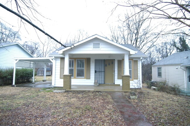 property at 807 N 6th St
