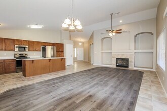 8748 W Salter Dr in Peoria, AZ - Building Photo - Building Photo