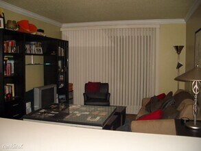 240 Lombard St in San Francisco, CA - Building Photo - Building Photo