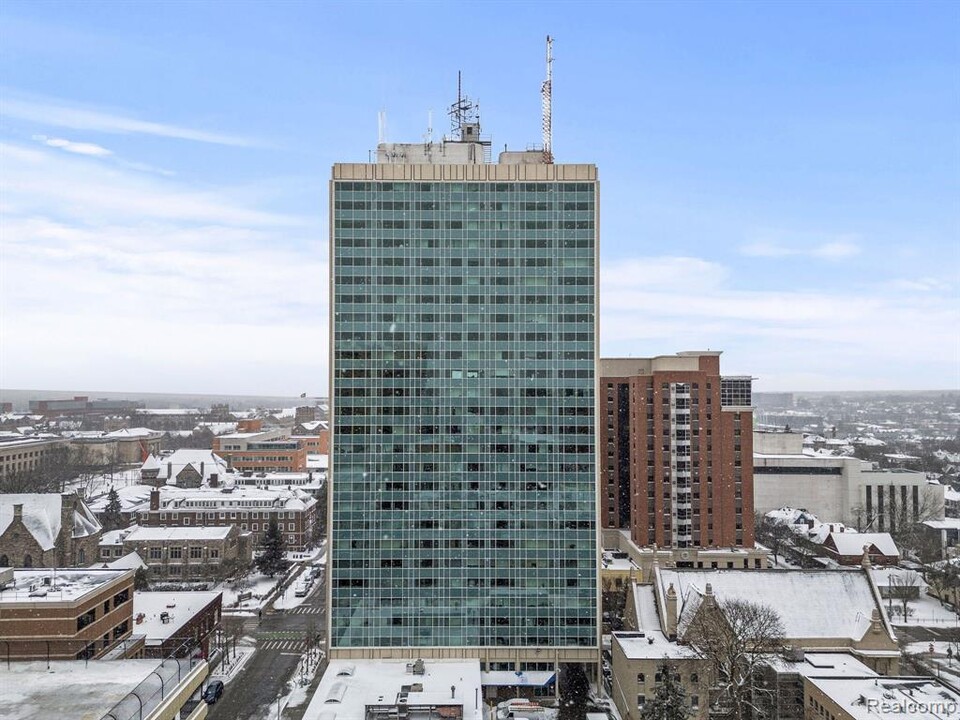 555 E William St, Unit 16G in Ann Arbor, MI - Building Photo