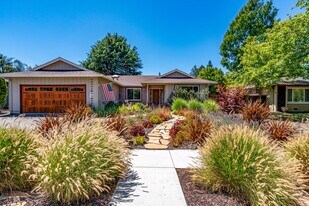 113 Sherwood Dr in Santa Rosa, CA - Building Photo