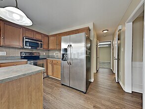 5523 Golden Gate Rd in Knoxville, TN - Foto de edificio - Building Photo