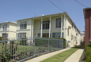 5303 Russell Ave in Los Angeles, CA - Building Photo - Building Photo