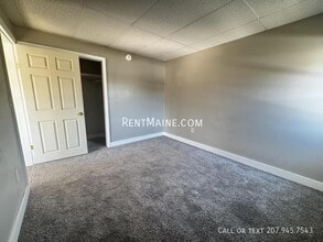 114 Riverside Dr in Augusta, ME - Building Photo - Building Photo