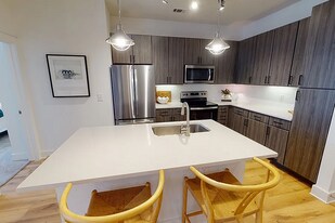 1099 Yale St in Houston, TX - Building Photo