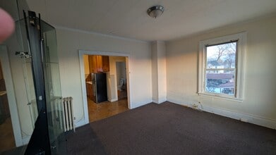 65 Main St, Unit Unit 2 in South Bound Brook, NJ - Building Photo - Building Photo