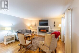 26 Shaw Crescent in Huntsville, ON - Building Photo - Building Photo