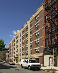 709 E 6th St in New York, NY - Foto de edificio - Building Photo