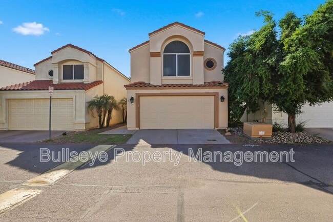 2333 E Gelding Dr in Phoenix, AZ - Building Photo - Building Photo