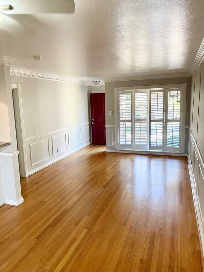 property at 2625 Marilee Ln