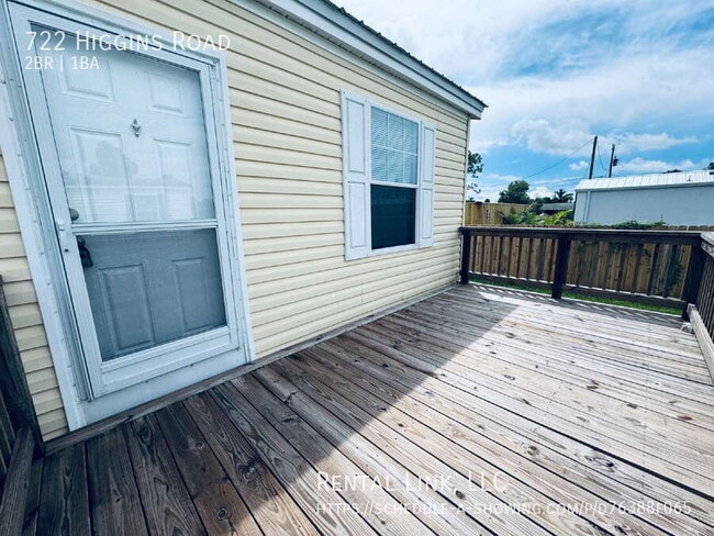 722 Higgins Rd in North Fort Myers, FL - Building Photo - Building Photo