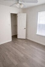 2221 Timberwood Cir N in Tallahassee, FL - Building Photo - Building Photo