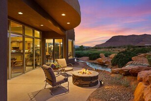 2410 W Entrada Trail in Saint George, UT - Building Photo