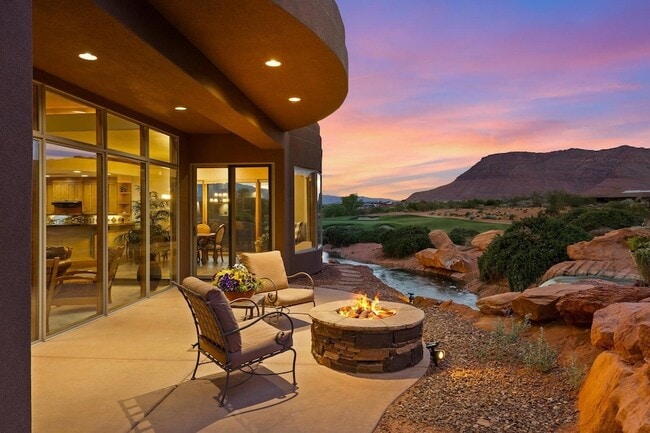 property at 2410 W Entrada Trail
