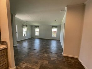 4300 E Bay Dr in Clearwater, FL - Building Photo - Building Photo