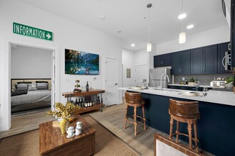 Poplar Place - Stunning Boutique Apartments in Denver, CO - Foto de edificio - Building Photo