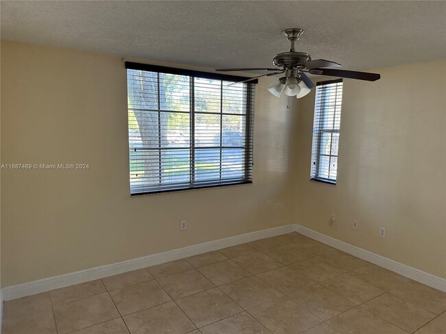 4580 NW 107th Ave, Unit 108 in Doral, FL - Building Photo - Building Photo