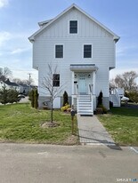 12 Sandy Way in Fairfield, CT - Building Photo