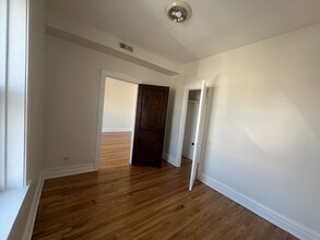 4321 W Thomas St, Unit 2 in Chicago, IL - Building Photo - Building Photo