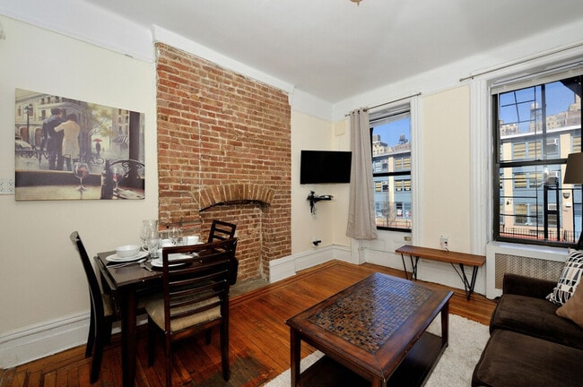 74 W 82 St